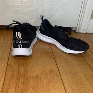 New balance tennis shoes